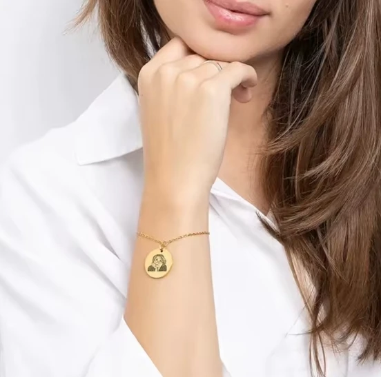 Engraved Portrait Bracelet for Mom gold